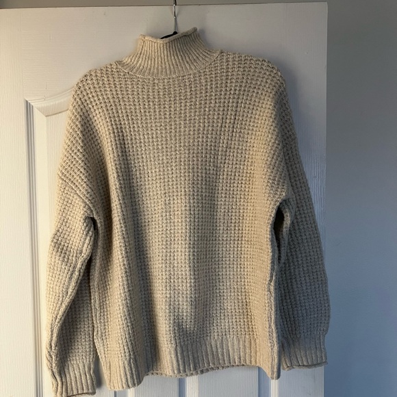 American Eagle Oversized Balloon-Sleeve Mockneck Sweater S Cream - Picture 3 of 3